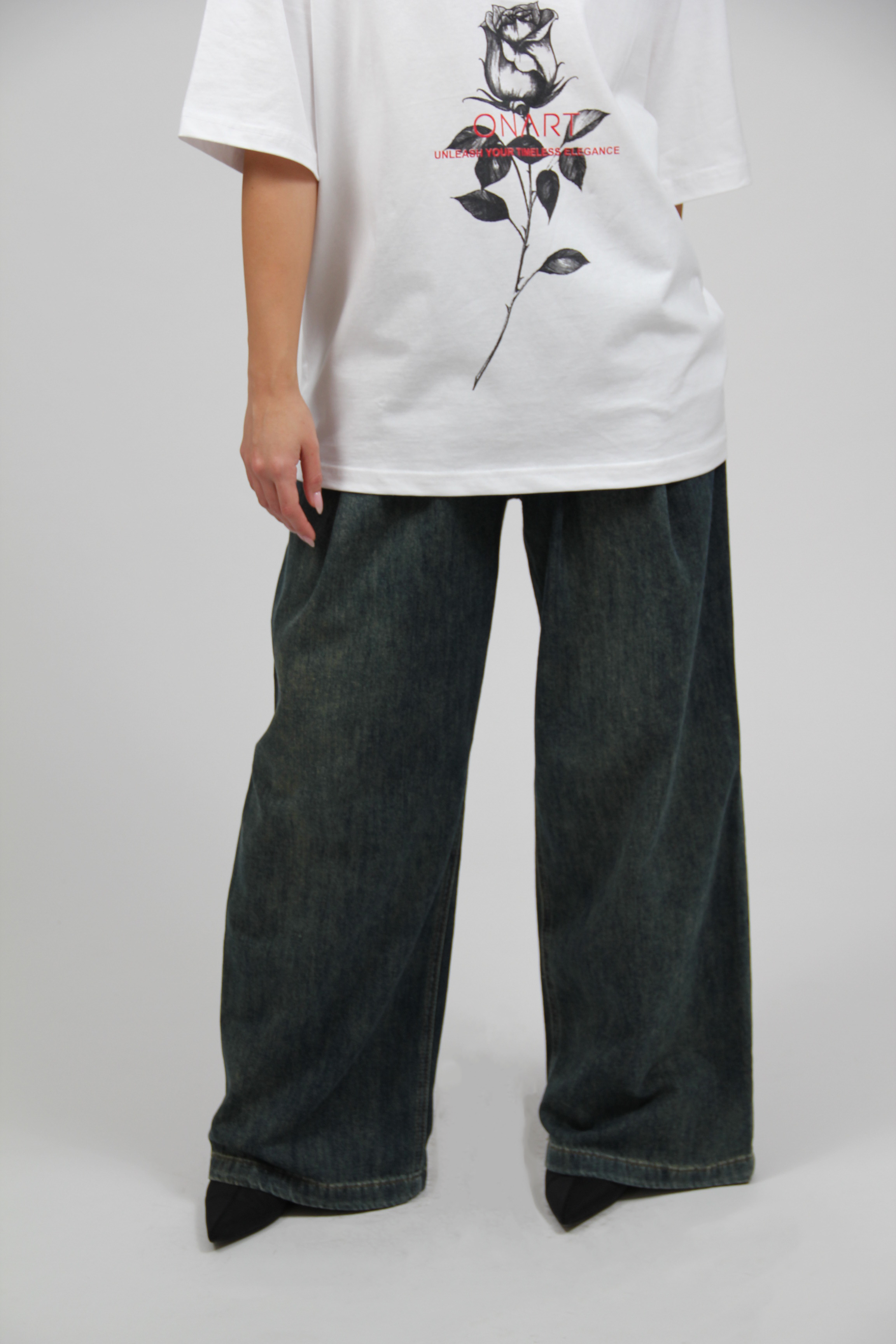 OVERSIZED ART TEE WHITE