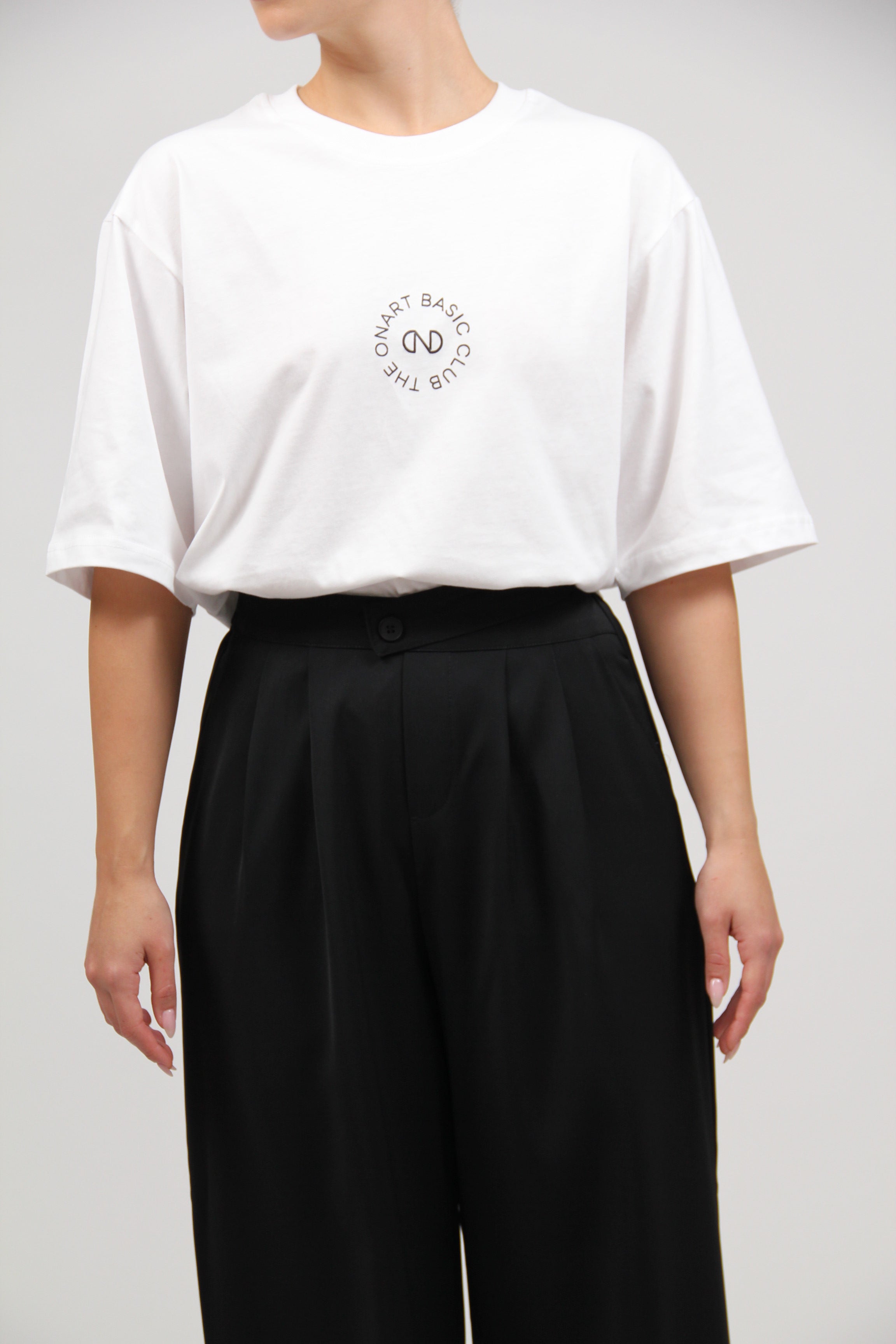 CLASSIC LOGO TEE WHITE