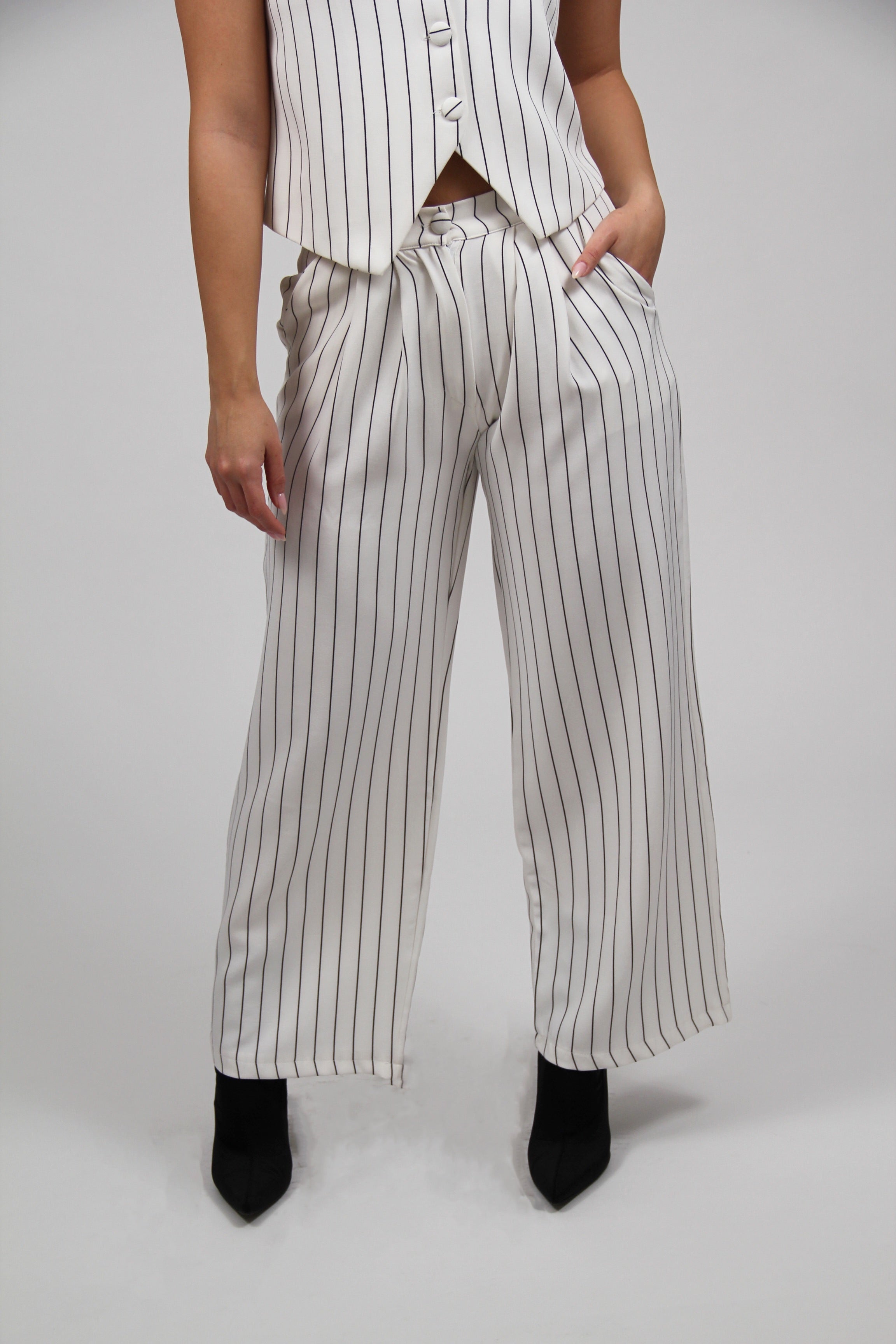 FULL LENGTH STRIPED MASCULINE TROUSERS WHITE